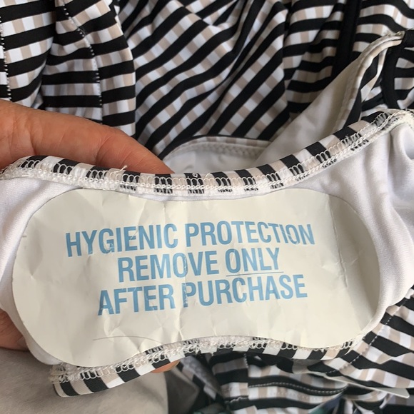 Seafolly bathing suit. - Picture 7 of 7